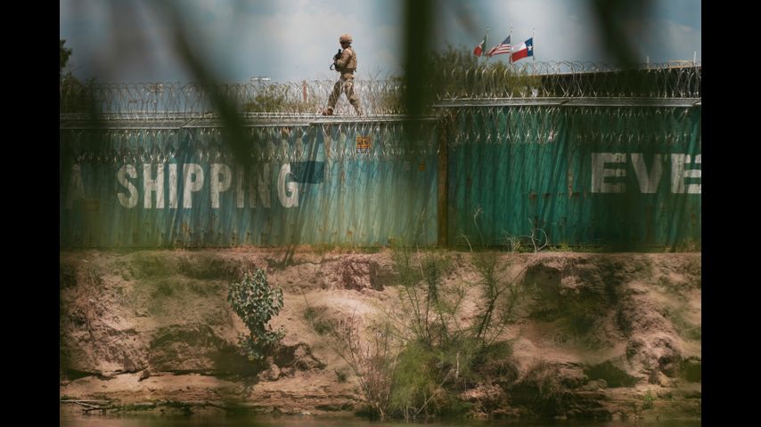 Un día en la frontera Texas-México muestra que la realidad cambia más rápido que la retórica