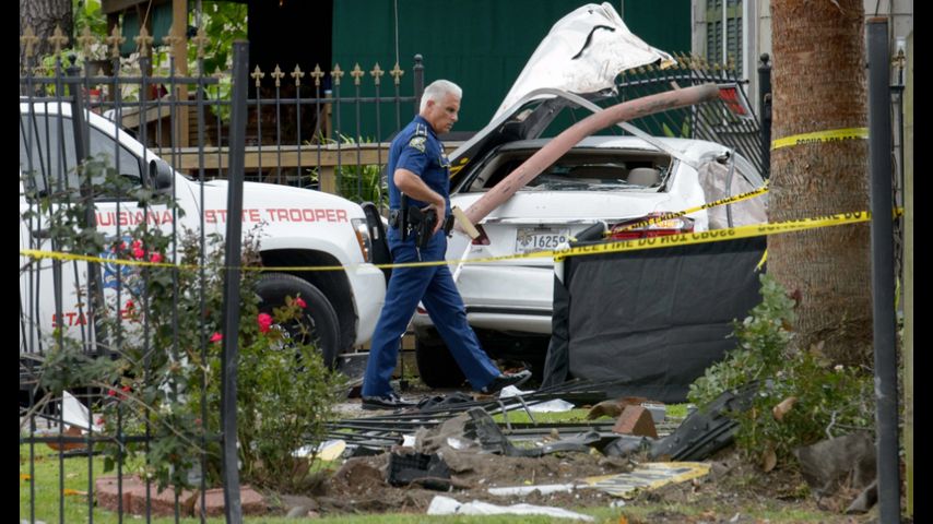 3 dead, including 2-year-old, after police chase ends in violent crash in New Orleans