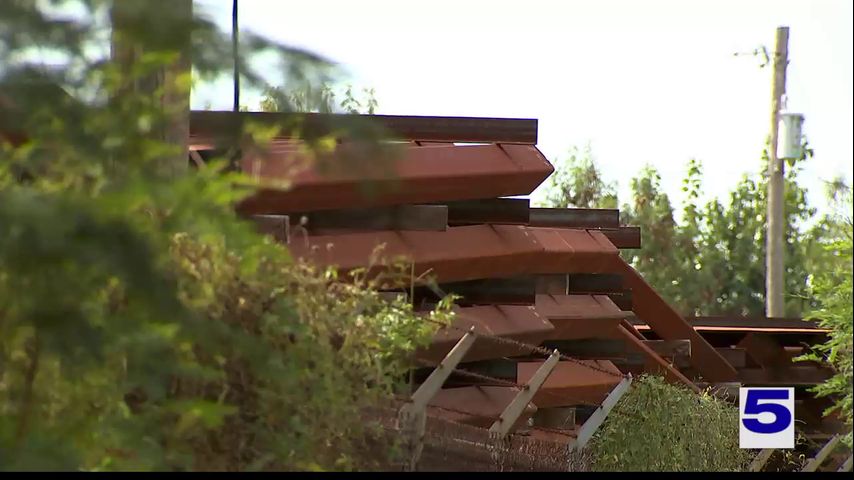 Pharr residents concerned over dust and dirt left over from border wall construction