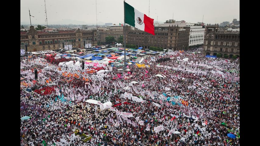 Mexico votes in an election likely to choose the country's first female president