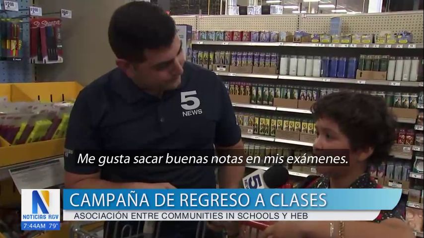 Regreso a Clases: Comprando útiles escolares con una estudiante de Donna ISD