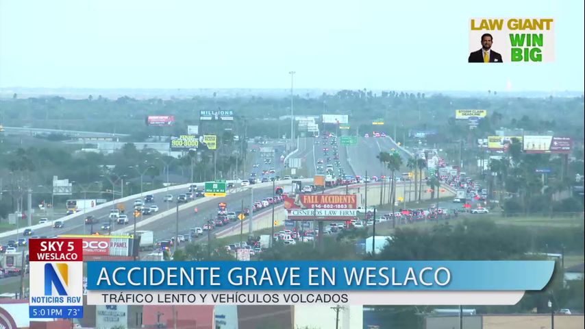 Cierran carriles de autopistas tras derrame de grasa cerca de Mercedes