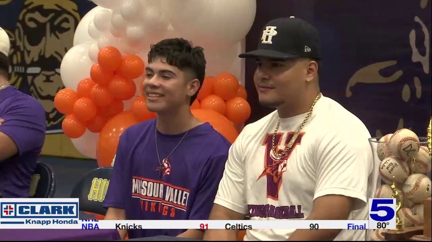 Hidalgo baseball stars Santiago Hernandez & Viktor Rodriguez sign with Missouri Valley