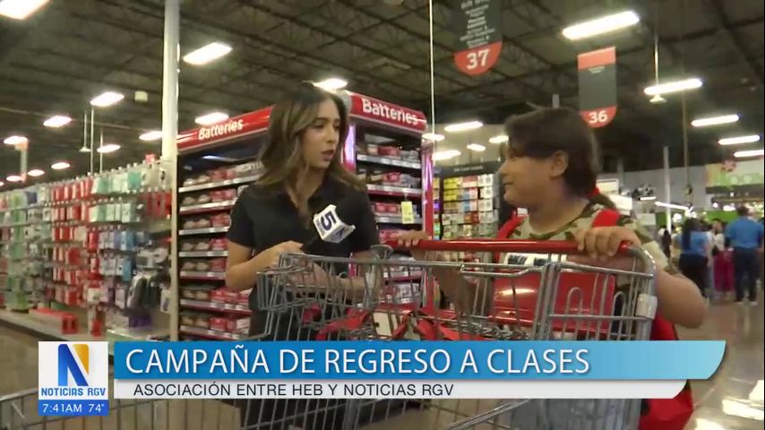 Regreso a Clases: Estudiante de primaria de Donna ISD recibe útiles escolares