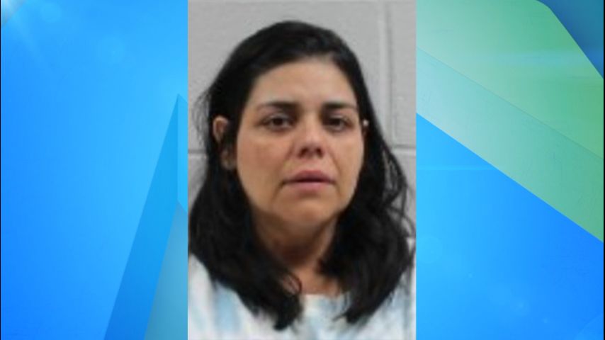 Una mujer recibe $300,000 de fianza tras abandonar a su hijo en Harlingen