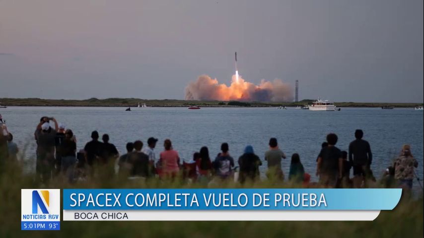 En reto para la ingeniería, brazos mecánicos de SpaceX atrapan propulsor de Starship en plataforma