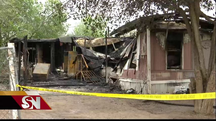 Investigan incendio de casa móvil en Alamo