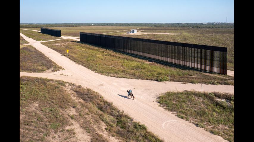 As landowners resist, Texas’ border wall is fragmented and built in remote areas