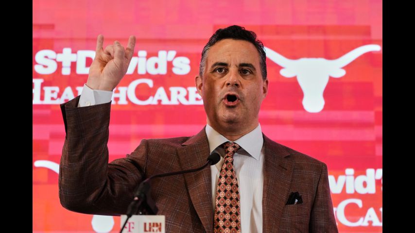 Texas regents approve basketball coach Sean Miller's 6-year, $32 million contract