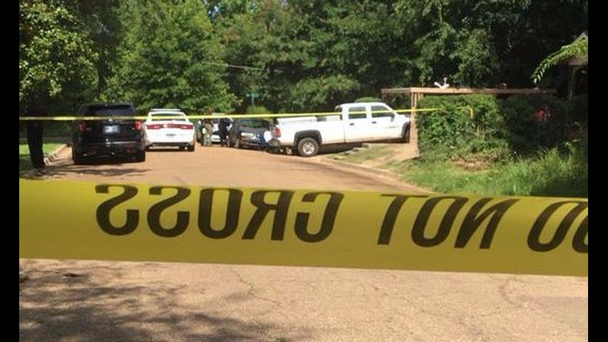 Headless body located after severed head found in Mississippi