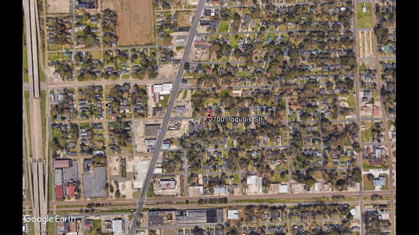 3 pulled from window of burning home