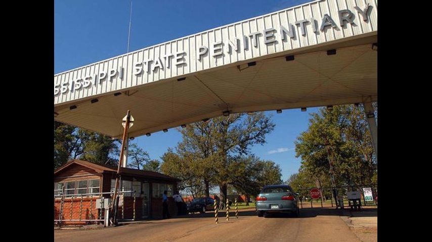 Mississippi corrections probe death of 2 inmates