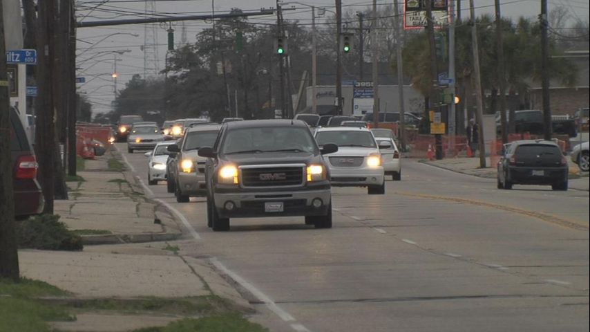 Tests find that most midsize SUVs have unsafe headlights