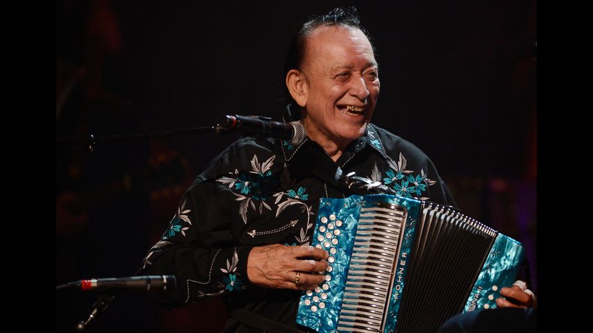Flaco Jimenez, Texas accordionist who expanded popularity of conjunto and Tejano music, dies at 86
