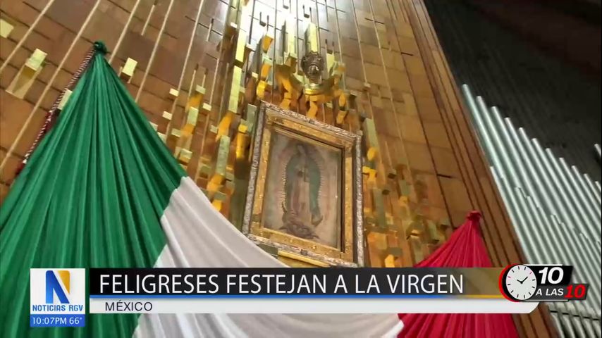 Feligreses celebran el dia de la virgen de Guadalupe en México