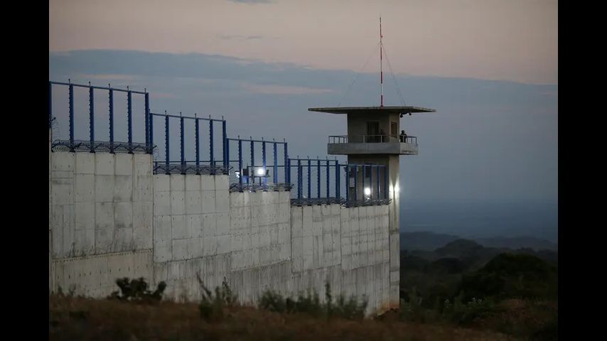Texas judge dismisses case against migrant deported to El Salvador for being an alleged gang member