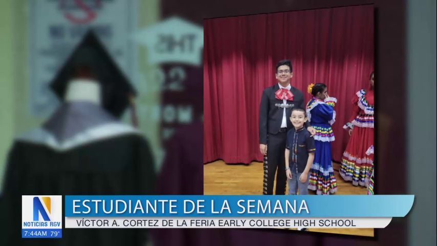 Estudiante de la Semana: Víctor Cortez de La Feria Early College