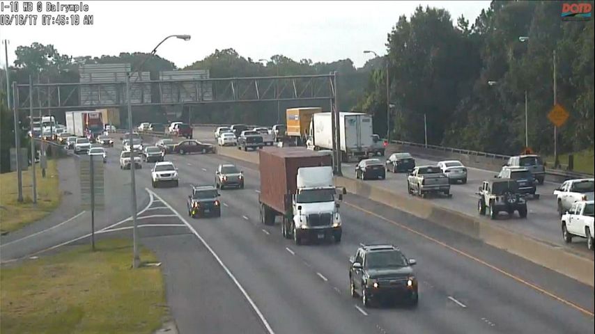 TRAFFIC ALERT: Crash blocks lane on I-10 W