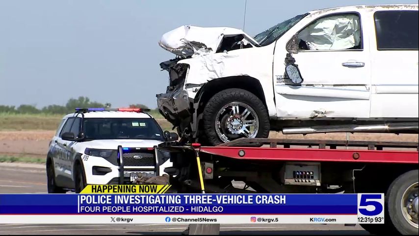 4 people hospitalized following Hidalgo car crash