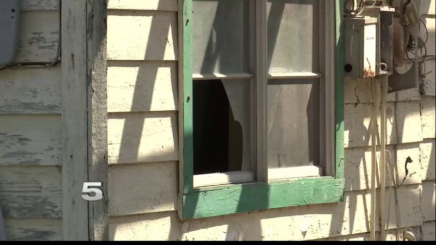 Raymondville Woman Wants Nearby Abandoned Homes Demolished