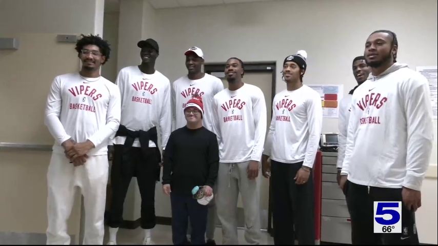 RGV Vipers deliver gifts while visiting patients at DHR Health and Driscoll