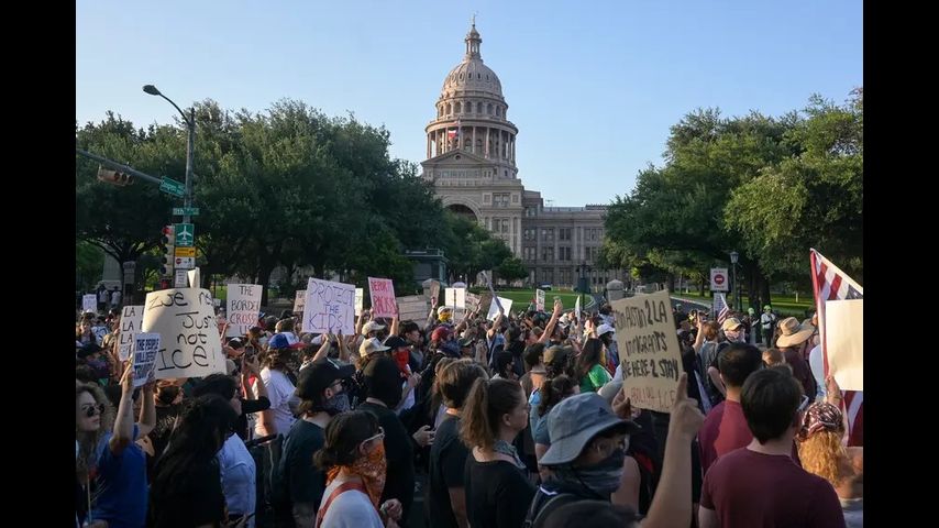 Hundreds protest in Austin against nationwide ICE detentions