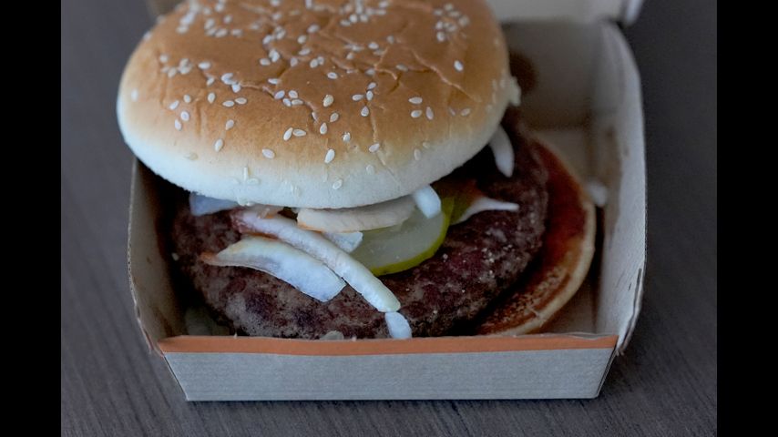 Reportan 75 casos de E. coli vinculados a hamburguesas de McDonald's en EEUU