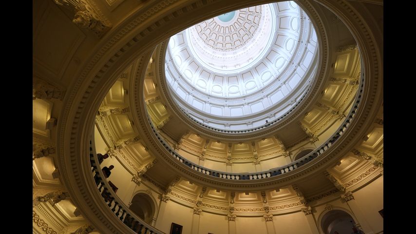 Even at the grocery store, Texas troopers don't let Democrats out of sight after walkout