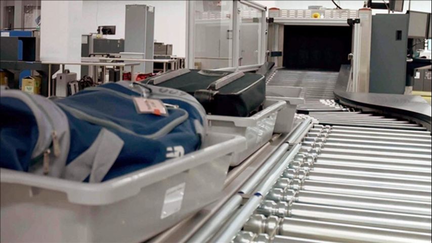 Police: TSA worker caught stealing cash at Florida airport