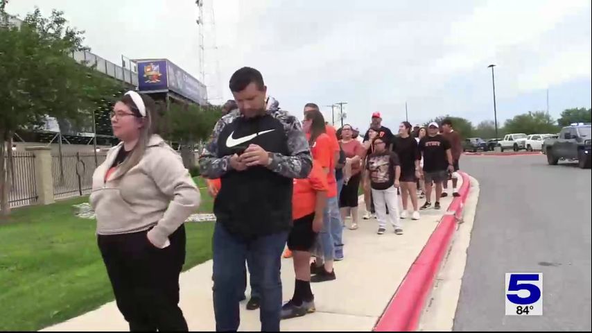 URTGV football team hosts first open practice for fans