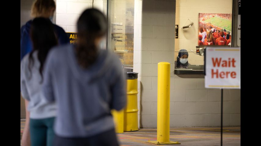 Texas colleges offer free coronavirus tests. Why aren't more students getting tested