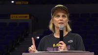 Coach Mulkey thanks her team as fans welcome champion Tigers back to campus