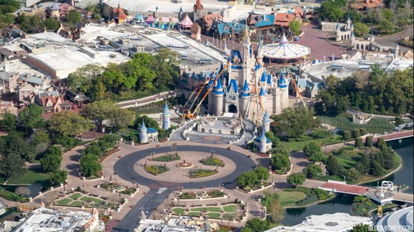 driving-through-closed-walt-disney-world-march-2020-past-all-4-park