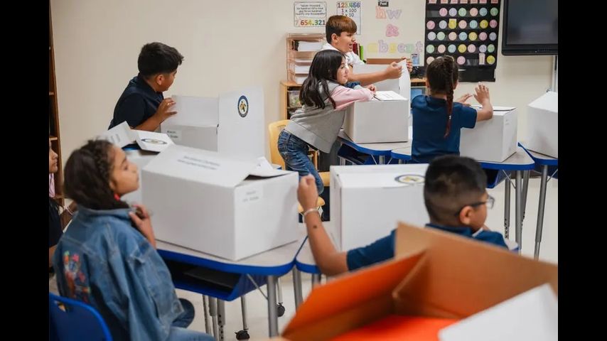 Texas schools got billions in federal pandemic relief. It is coming to an end as the school year starts.