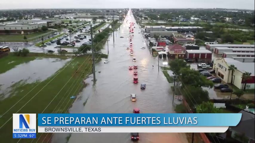 Residentes de Brownsville se preparan para las posibles lluvias e inundaciones