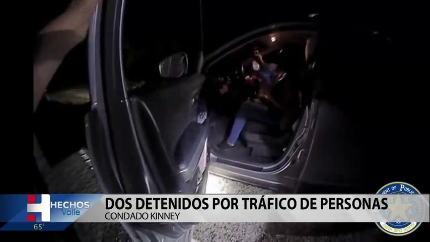 Mujer bajo custodia después de transportar inmigrantes indocumentados en el condado Kinney
