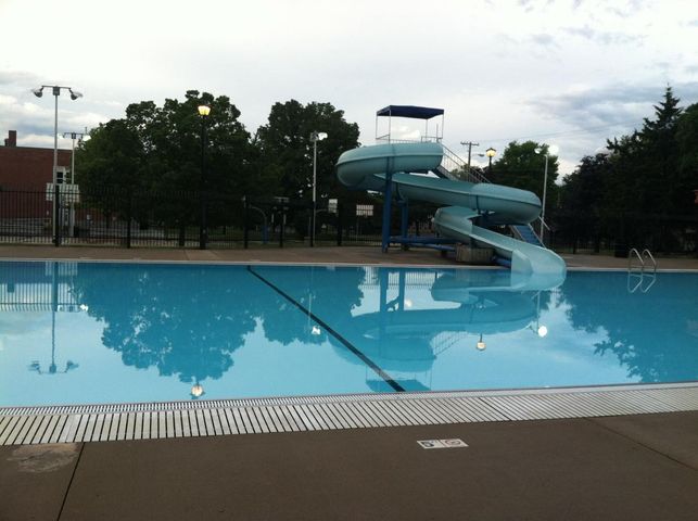 outdoor public pools