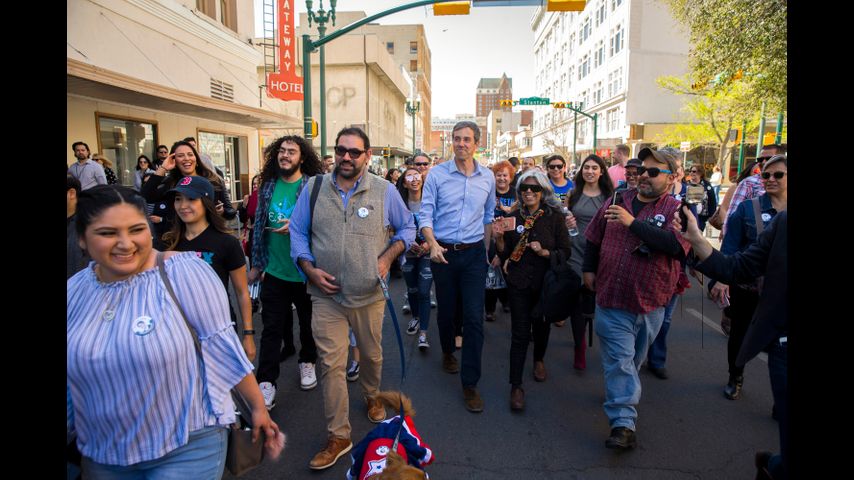 Among El Pasoans, Beto O’Rourke’s gubernatorial run excites loyal fans and revives longtime grudges