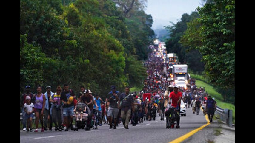 México busca alternativas para caravana migrante