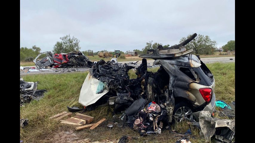 8 dead in crash after police chased a suspected human smuggler, Texas officials say