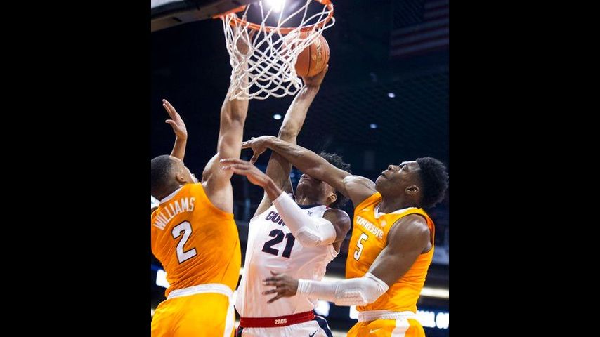 Schofield's 3 lifts No. 7 Tennessee over No. 1 Gonzaga 76-73