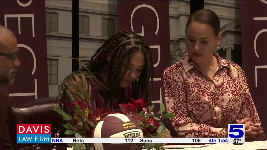 McAllen Memorial's Hernandez signs for Texas A&M Volleyball