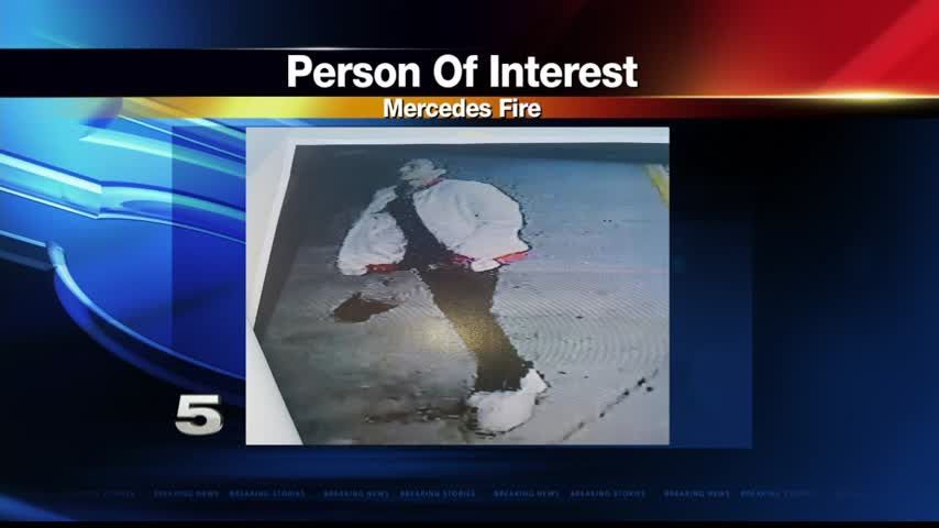 Policía de Mercedes Investiga Incendio en Estacionamiento 