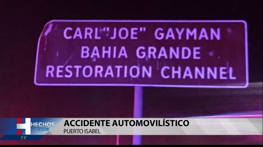 Incidente de automóvil sumergido bajo puente de Puerto Isabel