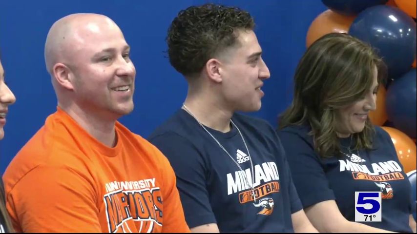 Patriots Braden Luedeker Signs Letter of Intent with Midland University