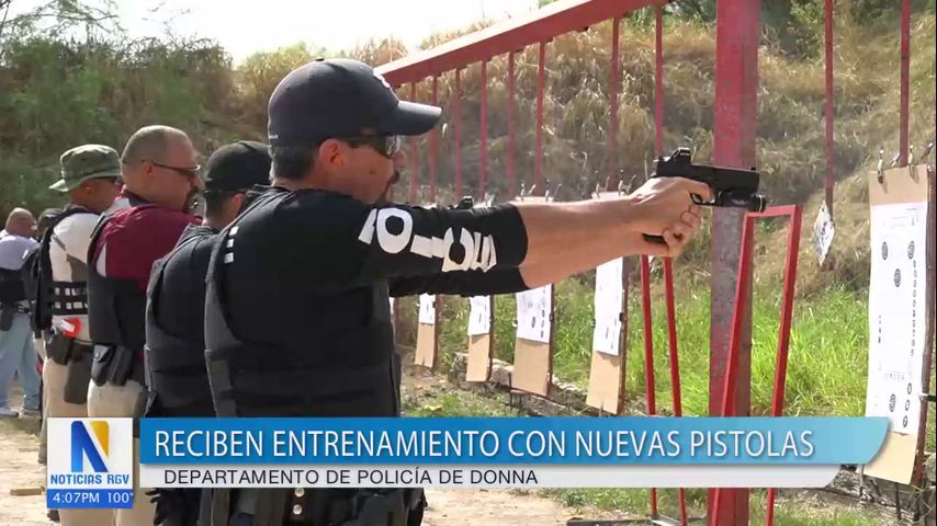 Agentes del Departamento de la Policía de Donna entrenan con pistolas de luz táctica para proteger a la comunidad