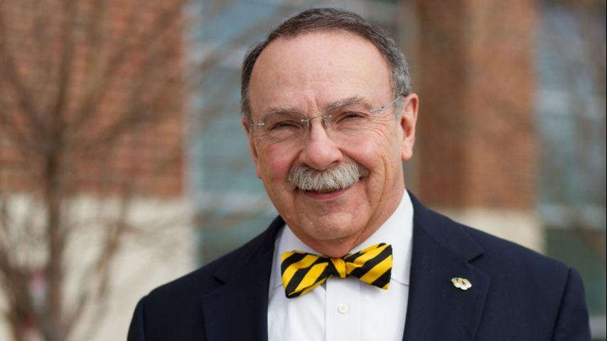 Chancellor of Missouri's main campus to resign