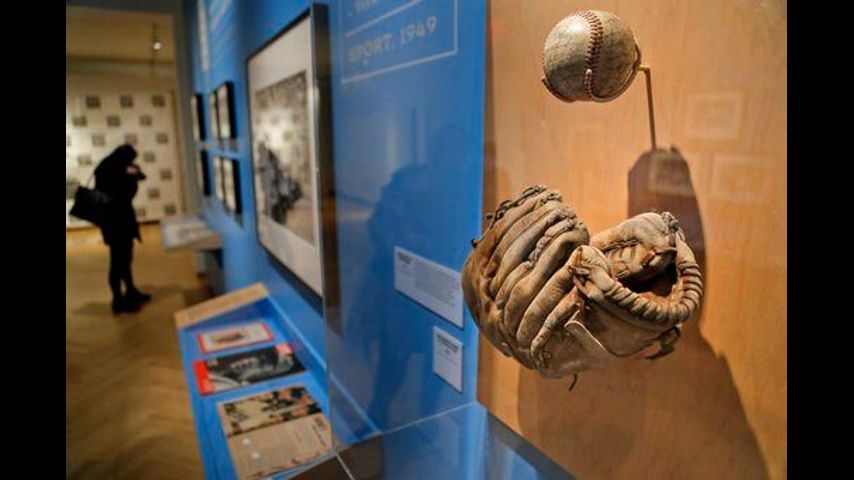 New York museum exhibit marks Jackie Robinson centennial
