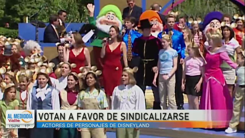 Aquí Entre Nos: Actores de Disneyland buscan formar un sindicato