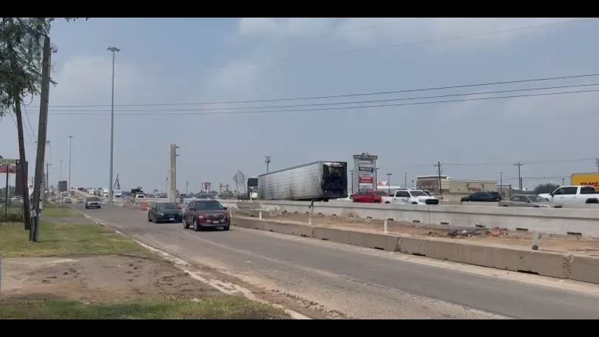 Semi-trailer caught fire on expressway in Pharr, causes traffic delays